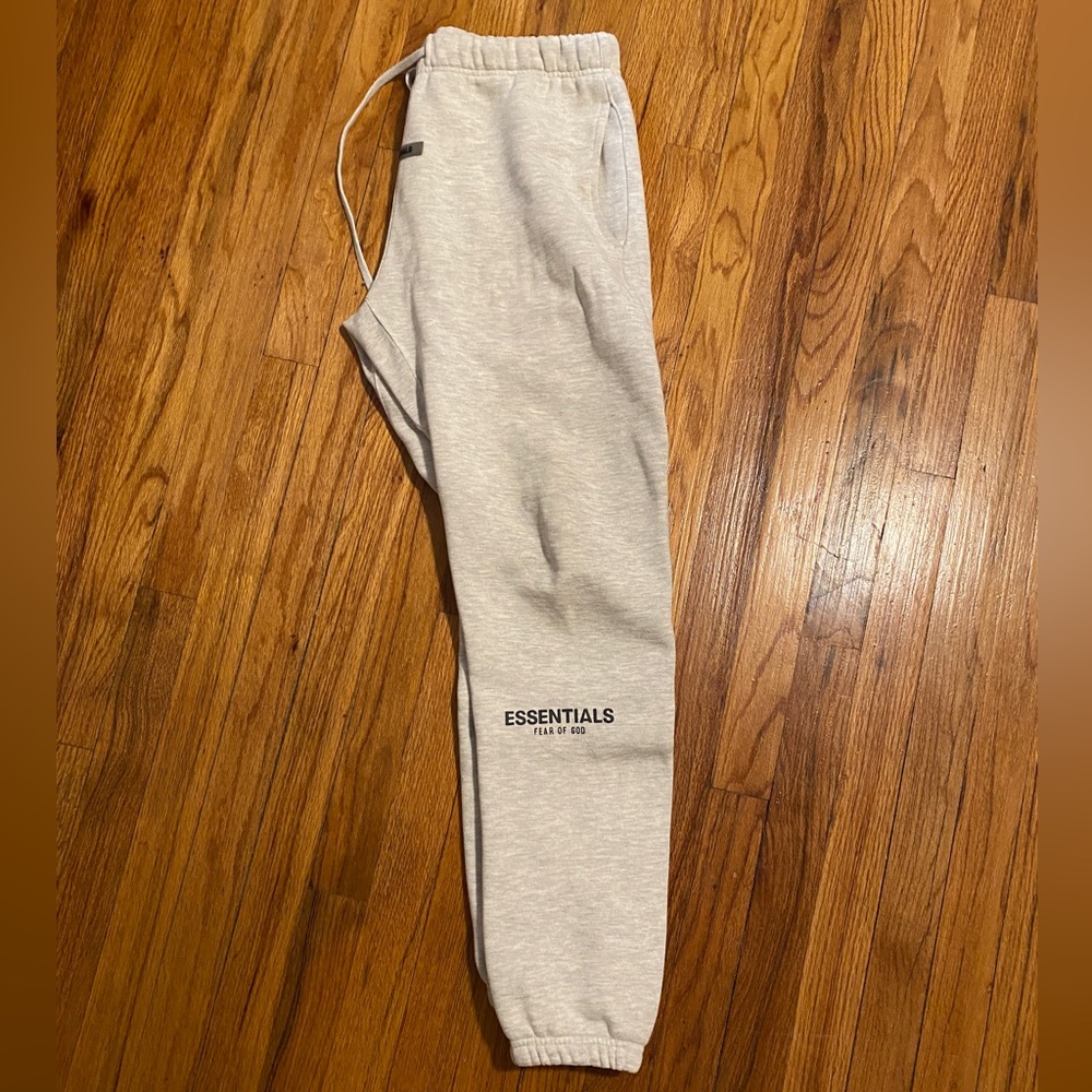 🔥FOG ESSENTIALS SWEATS🔥